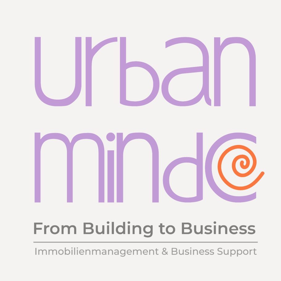 Logo von Urban Mind. Slogan: "From Building to Business" mit geschwungener Spirale.